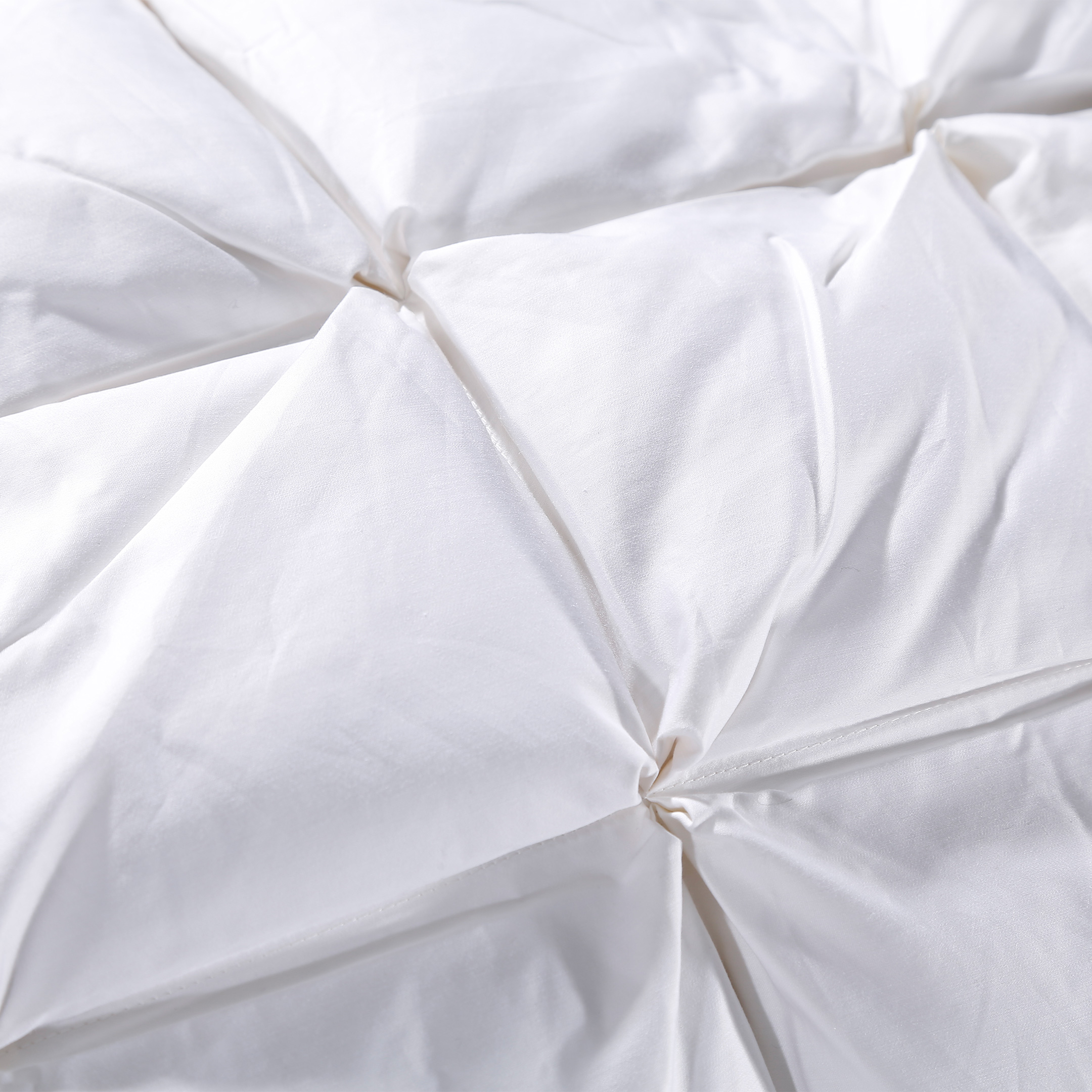 Loren Williams Luxury Down Pillow - Image 5